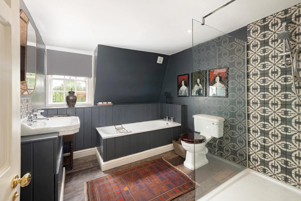 Central Apartment With Private Parking Bath Kültér fotó